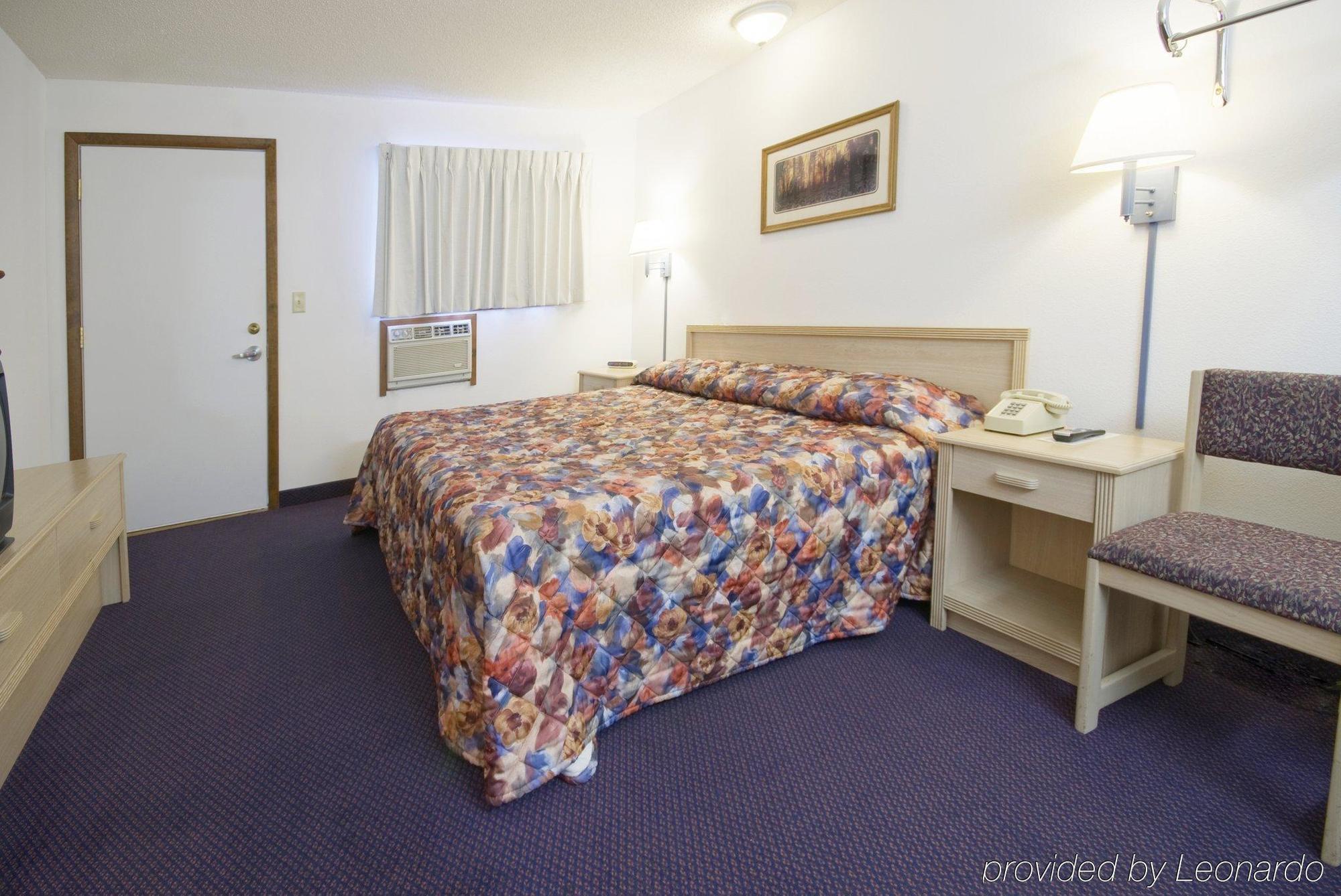 A Wyoming Inn Cody Room photo